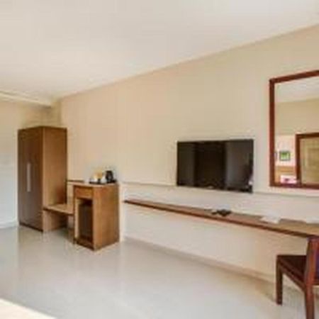 Jk Residency Kelakam Hotel Ngoại thất bức ảnh