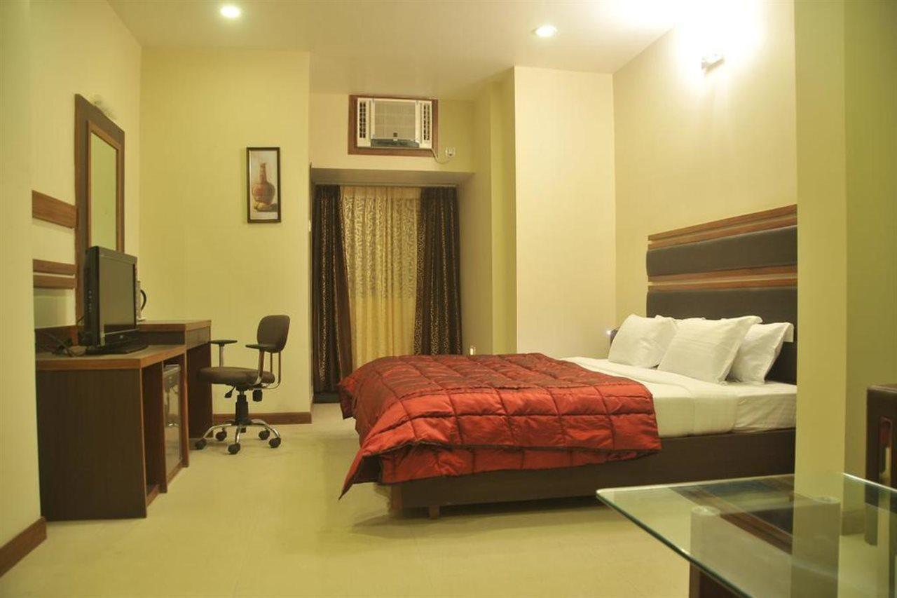 Jk Residency Kelakam Hotel Ngoại thất bức ảnh