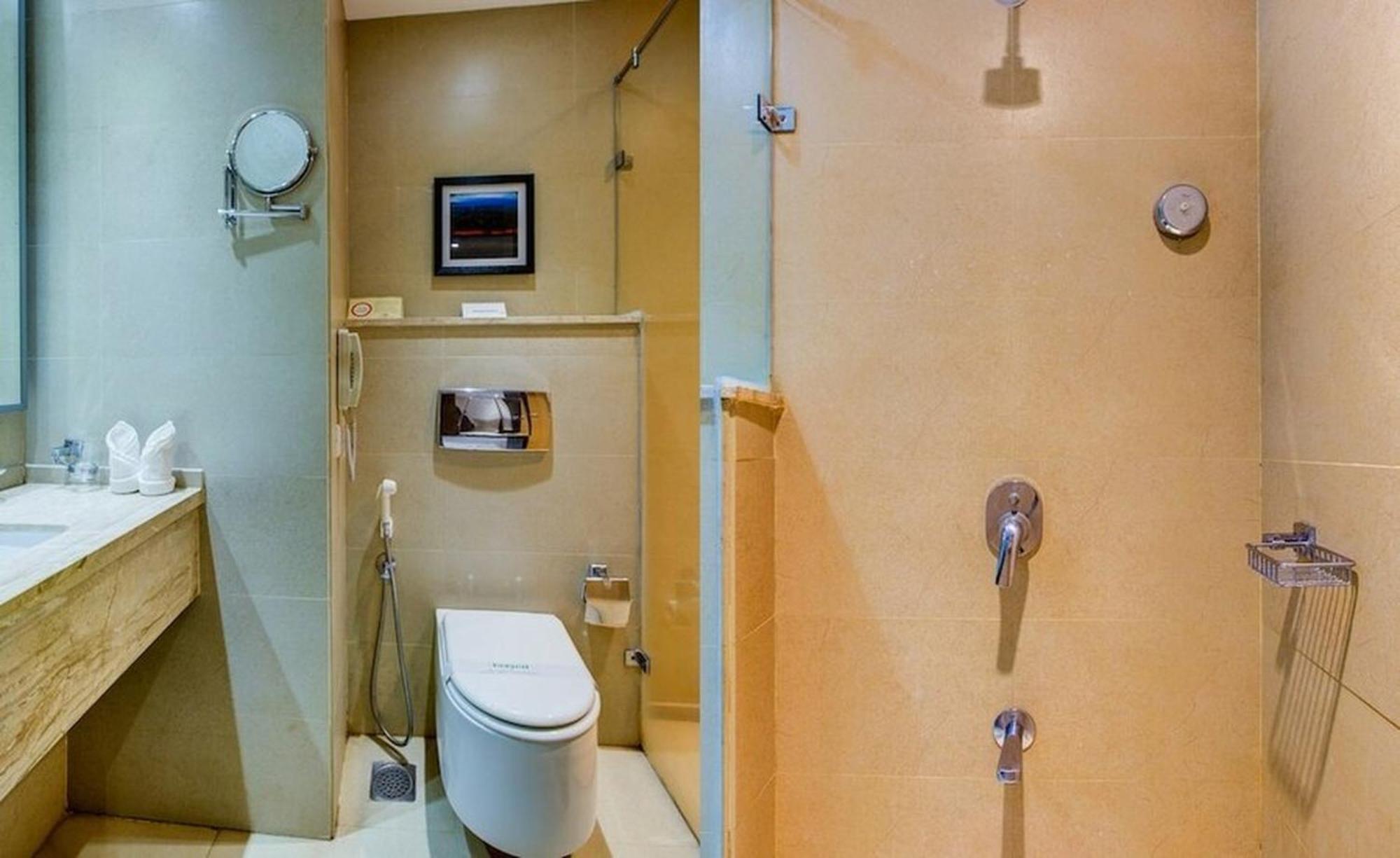 Jk Residency Kelakam Hotel Ngoại thất bức ảnh