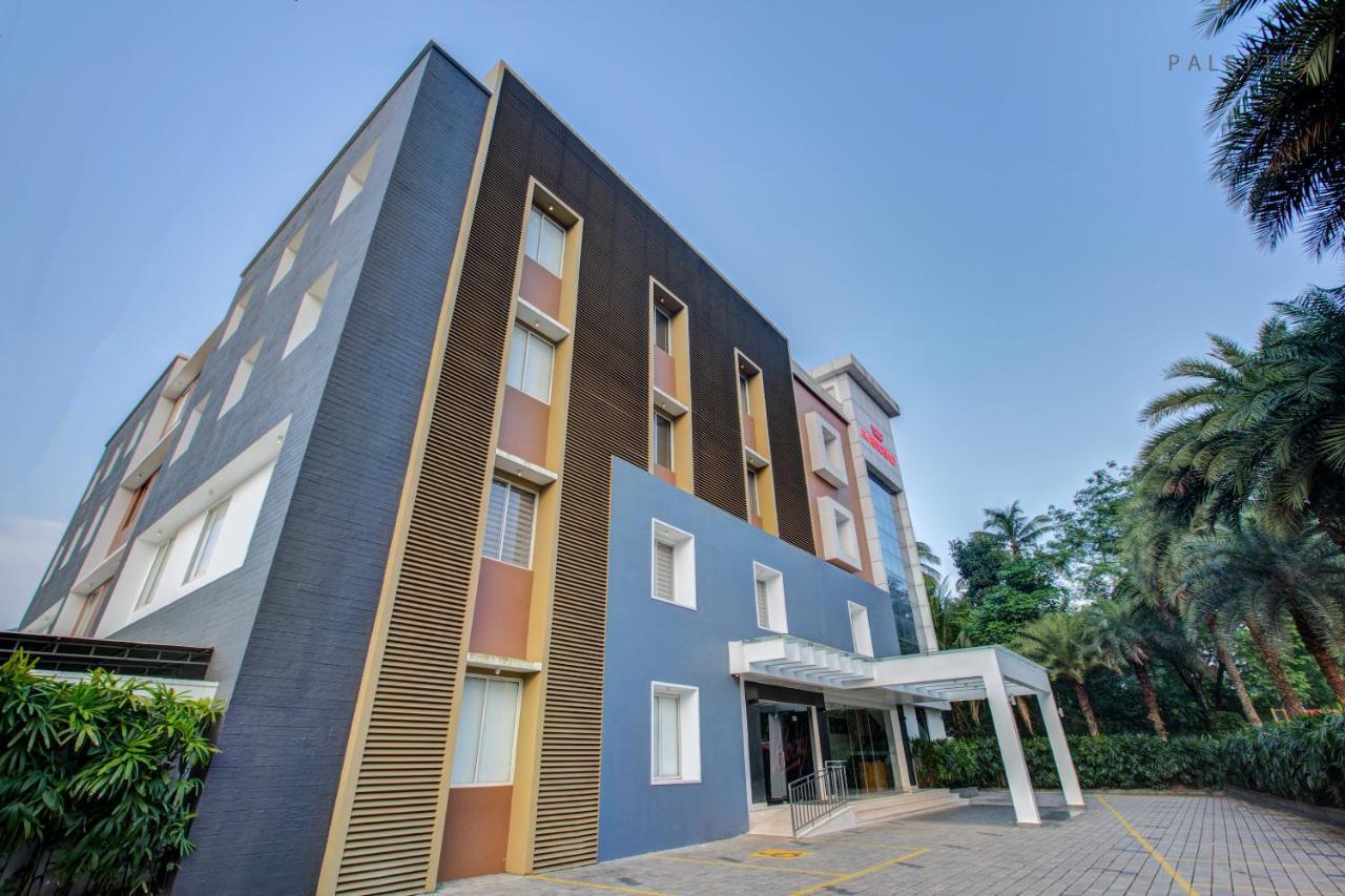 Jk Residency Kelakam Hotel Ngoại thất bức ảnh